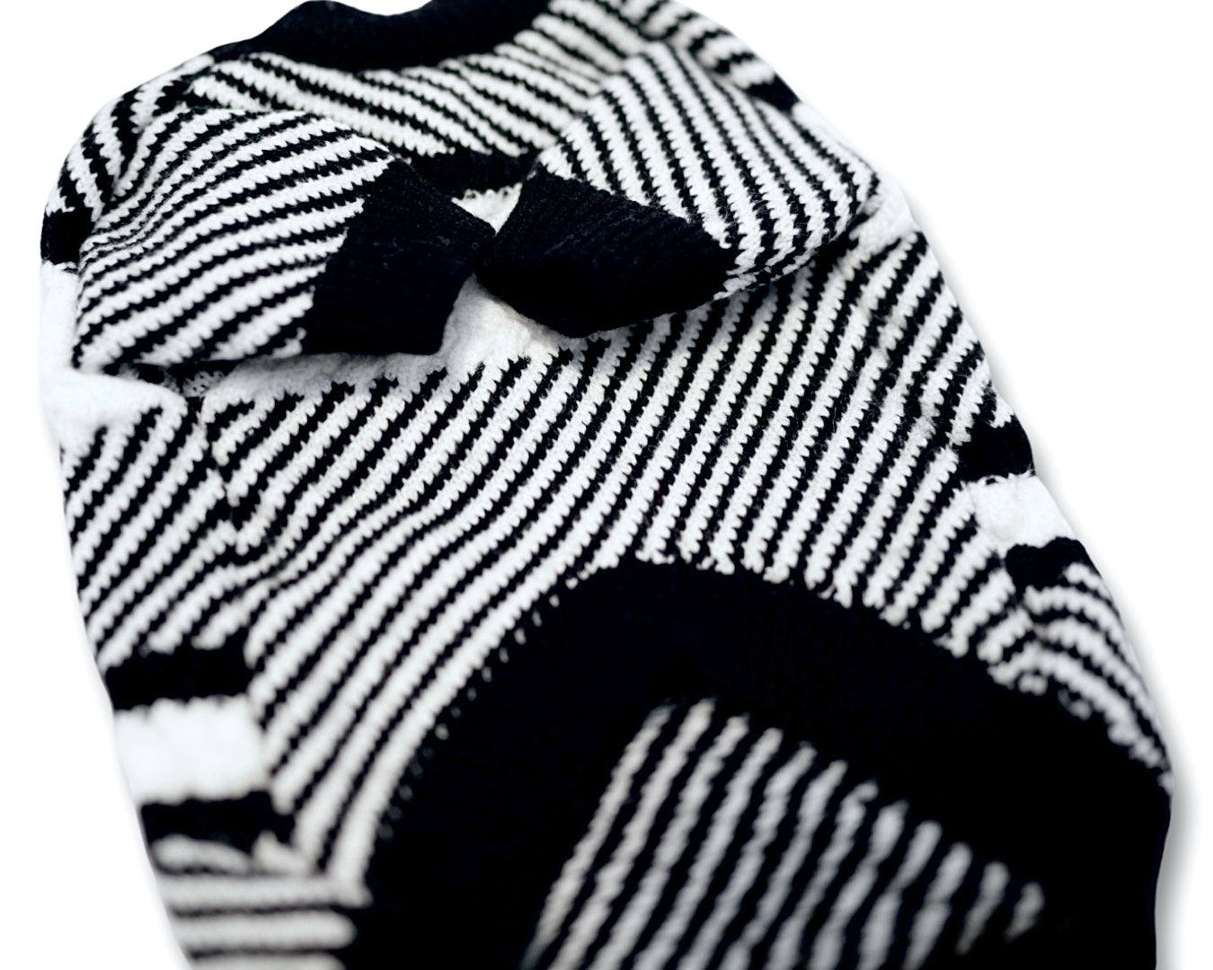 Chewnel knit sweater